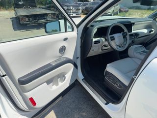 2026 Hyundai Palisade Calligraphy - Driver's Front Door Image